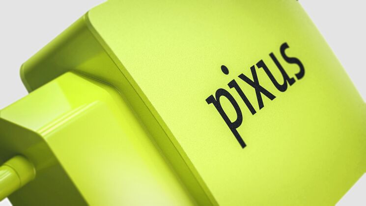 Сетевое зарядное устройство Pixus Charge One (2А) - Lime: фото 2 из 4
