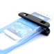 Влагозащитный чехол Deexe Waterproof S для смартфонов размером до 137х72мм - Blue (884406L). Фото 4 из 5