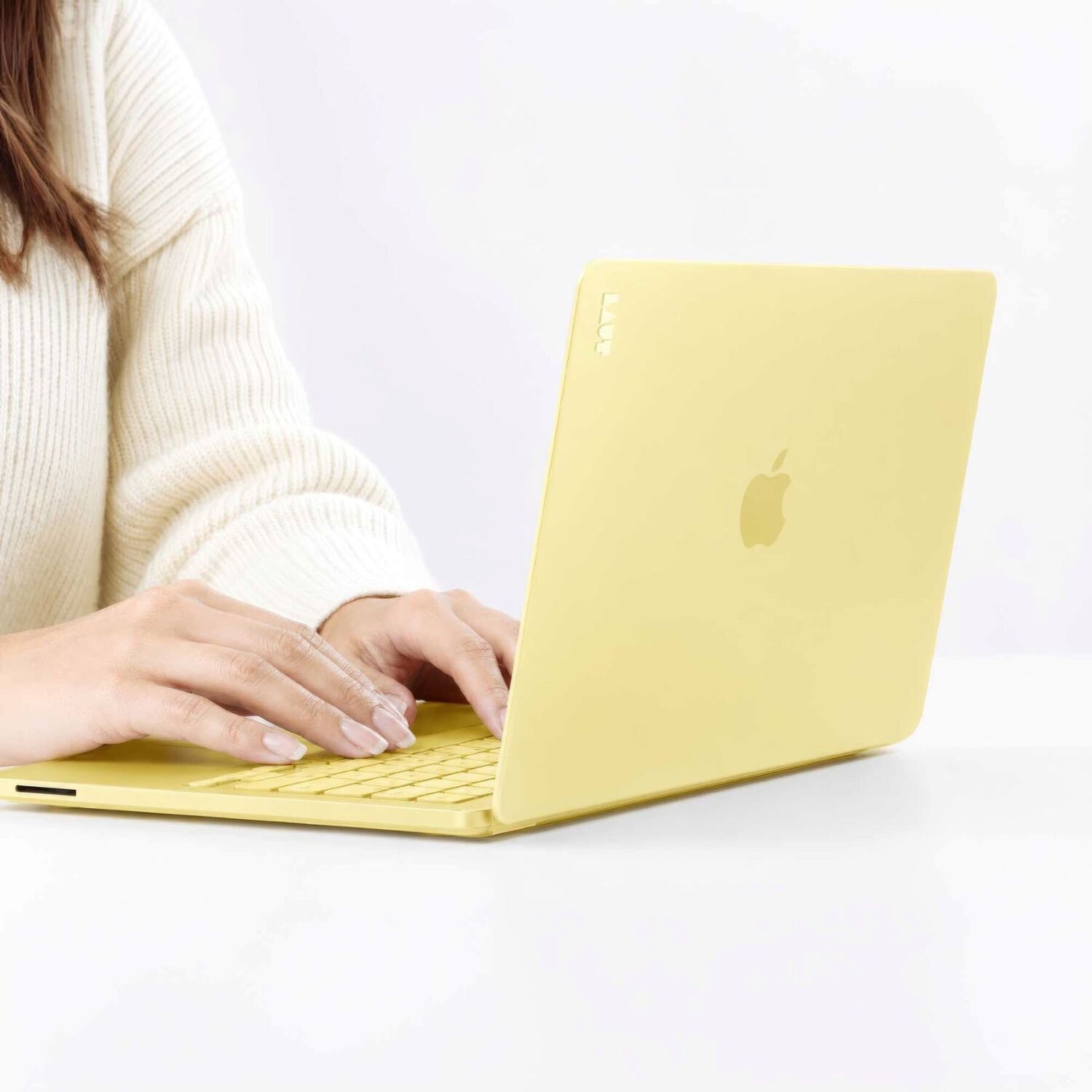 Захисна накладка Laut HUEX (FL) для Apple MacBook Neo (2026) - Frost. Фото 8 Захисна накладка Laut HUEX (FL) для Apple MacBook Neo (2026) - Frost (236718W). Фото 8 з 9