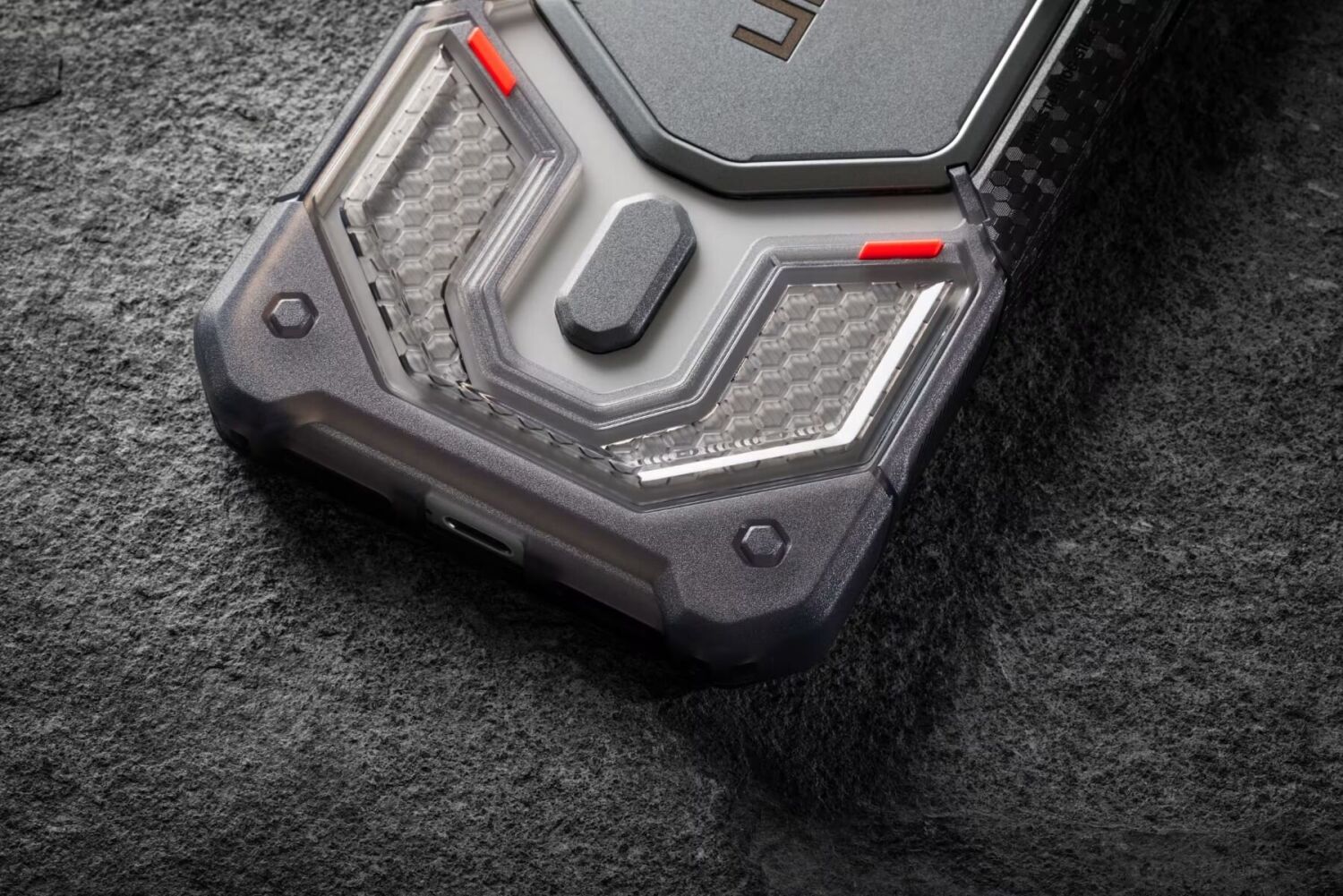 Защитный чехол URBAN ARMOR GEAR Monarch Pro Veil для iPhone 18 Pro Max (114568113190) - Ash. Фото 10 Защитный чехол URBAN ARMOR GEAR Monarch Pro Veil для iPhone 18 Pro Max (114568113190) - Ash (440313A). Фото 10 из 12