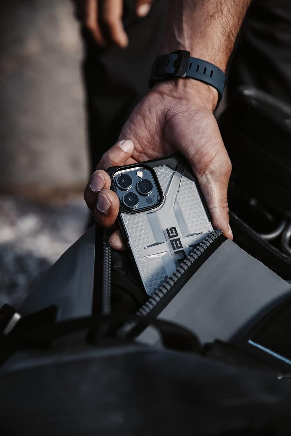 Защитный чехол URBAN ARMOR GEAR (UAG) Plasma для iPhone 13 Pro (113153113131) - Ash. Фото 7 Защитный чехол URBAN ARMOR GEAR (UAG) Plasma для iPhone 13 Pro (113153113131) - Ash (280574A). Фото 7 из 8