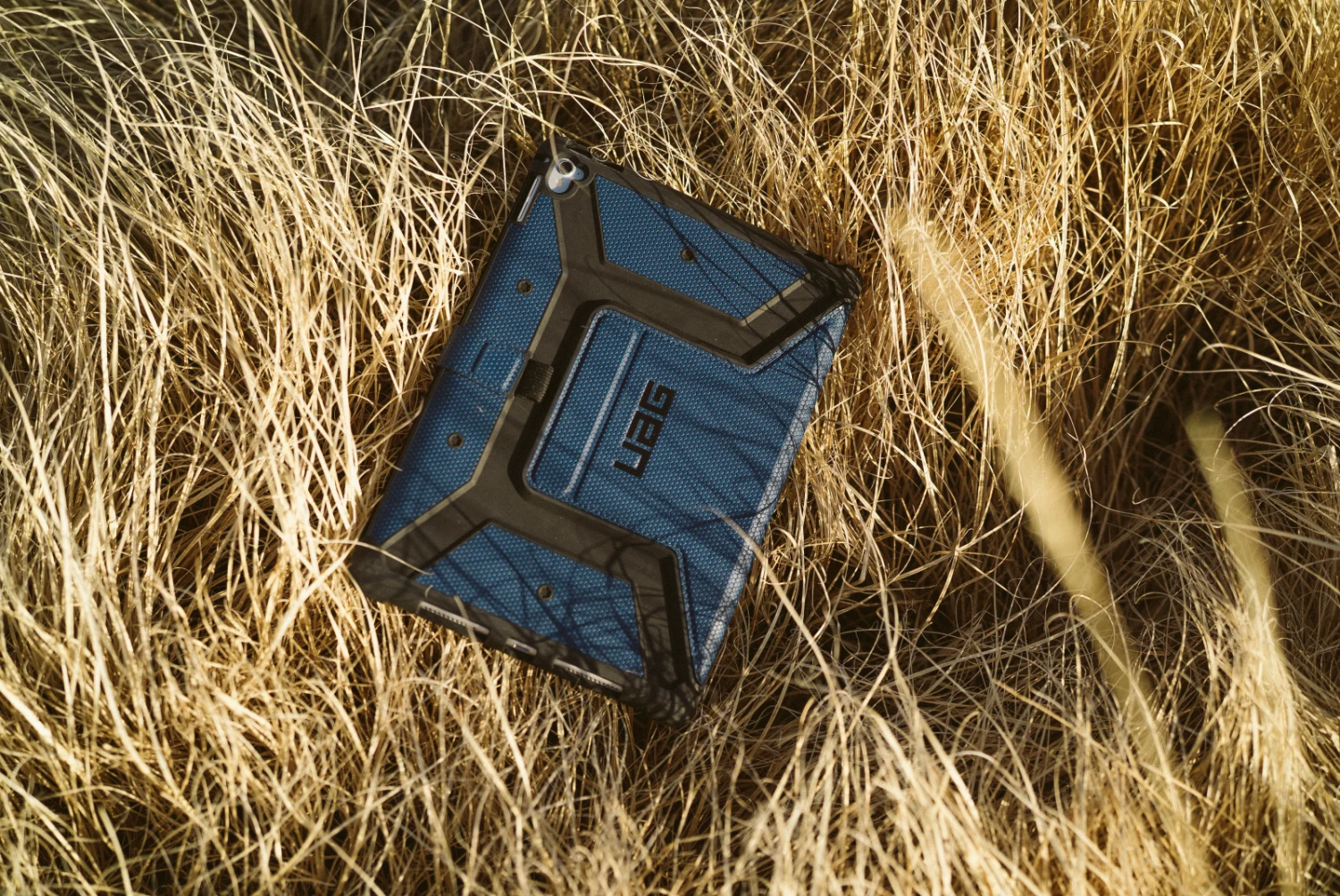 Захисний чохол URBAN ARMOR GEAR (UAG) Metropolis для iPad Air 3 10.5 (2019) - Black. Фото 10 Захисний чохол URBAN ARMOR GEAR (UAG) Metropolis для iPad Air 3 10.5 (2019) - Black (224209B). Фото 10 з 11