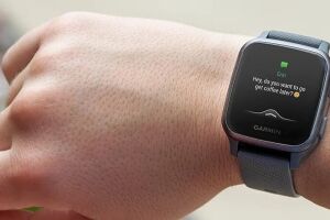 Garmin Venu Sq vs Apple Watch SE: какие умные часы выбрать - читать