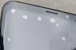 Как убрать воздух из-под защитного стекла на телефоне - читать