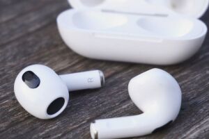 Обзор AirPods 3: очередная эволюция TWS-наушников Apple - читать