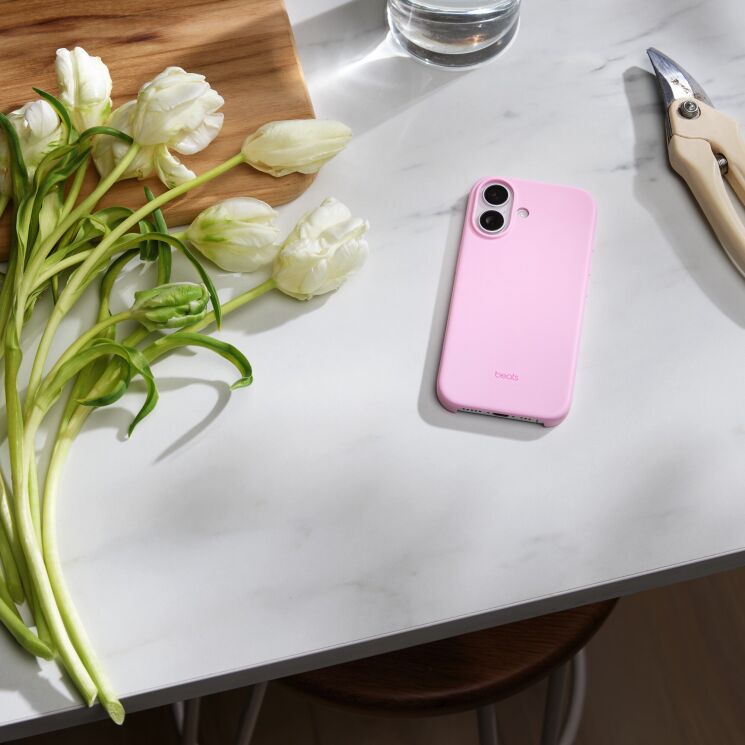 Чохол Beats Case with MagSafe and Camera Control для iPhone 17 (MGK44) - Pebble Pink: фото 4 з 8
