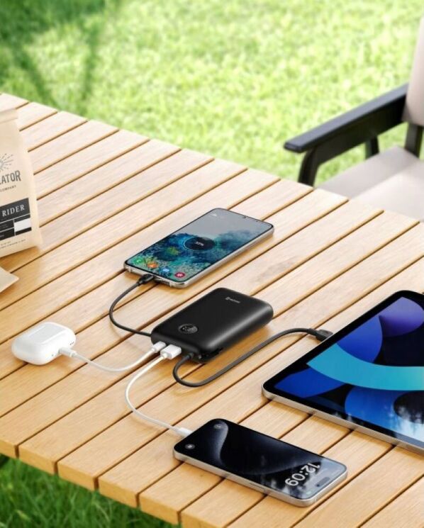 Внешний аккумулятор SWISSTEN VoltBox PD35W (20000mAh) + кабель Type-C + Lightning - Black: фото 6 из 7