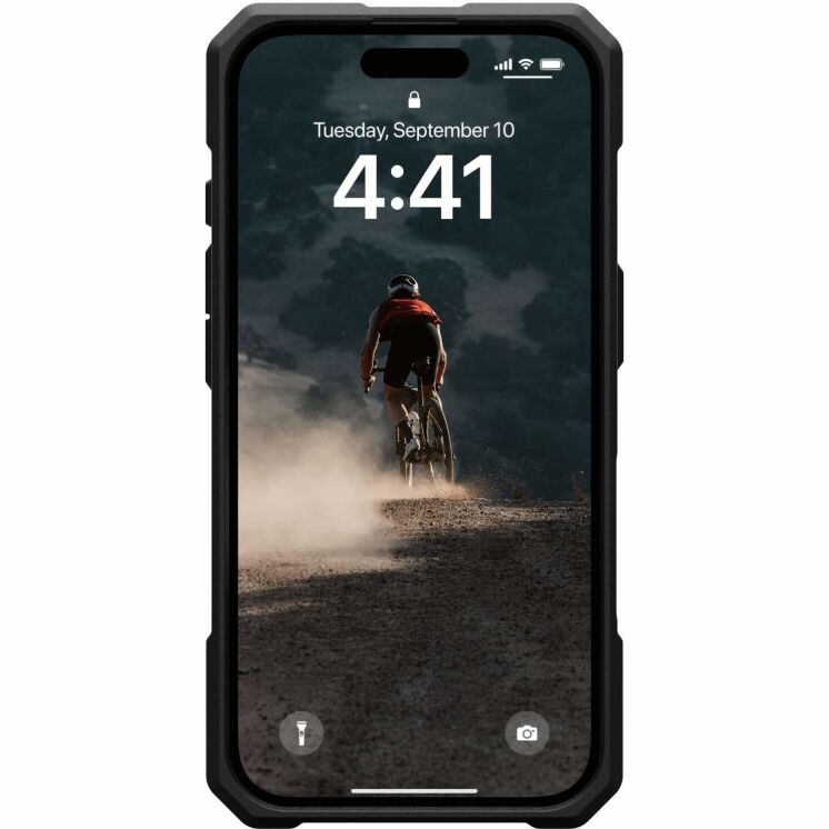Защитный чехол URBAN ARMOR GEAR (UAG) Monarch для Apple iPhone 16 - Carbon Fiber: фото 3 из 6