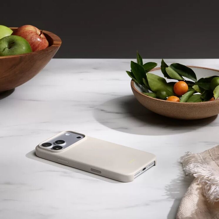 Чехол Beats Case with MagSafe and Camera Control для iPhone 17 Pro Max (MGJE4) - Lime Stone: фото 4 из 5