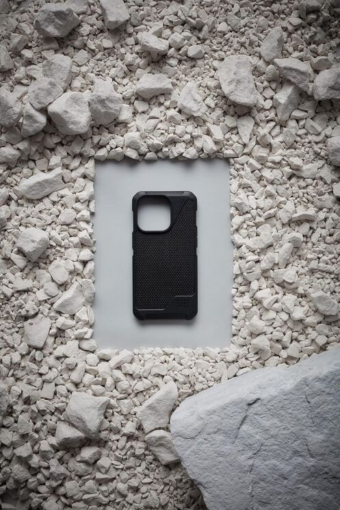 Защитный чехол URBAN ARMOR GEAR (UAG) Metropolis LT MagSafe для Apple iPhone 14 Pro (114050113940) - Kevlar Black: фото 9 из 10