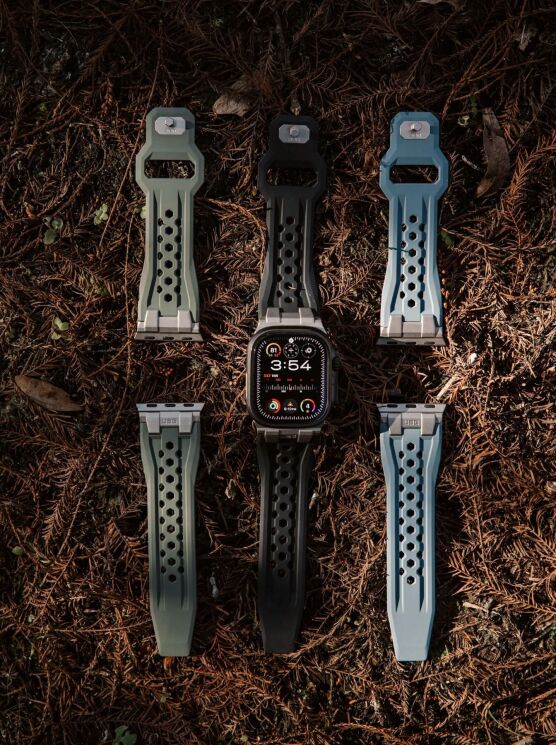 Ремешок URBAN ARMOR GEAR (UAG) Monarch Strap для Apple Watch 46 / 44 / SE 44 / 45 / Ultra / Ultra 2 (49mm) 194158114136 - Blue / Titanium: фото 9 из 13