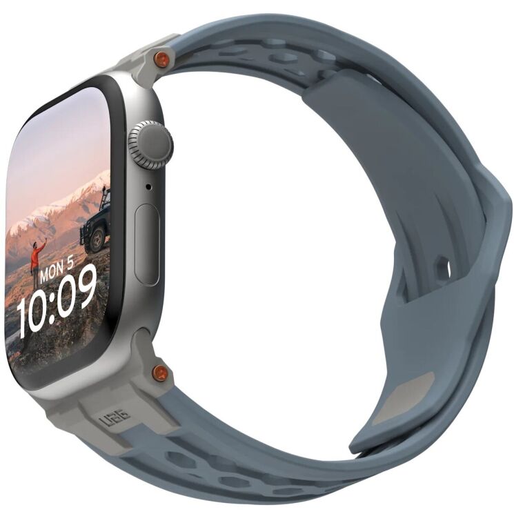 Ремешок URBAN ARMOR GEAR (UAG) Monarch Strap для Apple Watch 46 / 44 / SE 44 / 45 / Ultra / Ultra 2 (49mm) 194158114136 - Blue / Titanium: фото 2 из 13