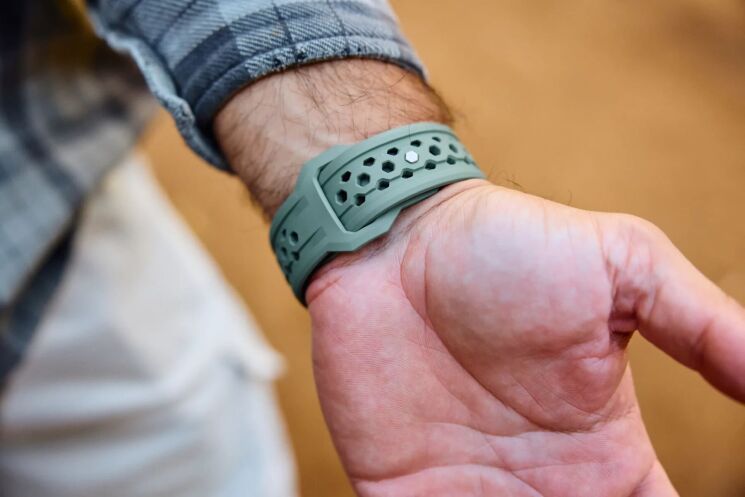 Ремешок URBAN ARMOR GEAR (UAG) Monarch Strap для Apple Watch 46 / 44 / SE 44 / 45 / Ultra / Ultra 2 (49mm) 194158114136 - Blue / Titanium: фото 13 из 13