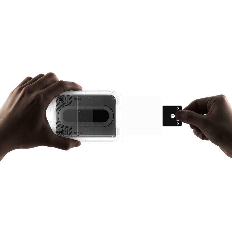 Защитное стекло Spigen GLAS.tR EZ Fit Pro для iPhone Duo (AGL12014): фото 5 из 14