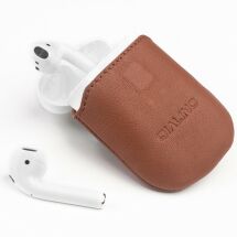 Кожаный чехол QIALINO Pouch Bag для Apple AirPods 1 / 2 - Brown: фото 1 из 8