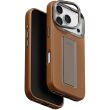 Защитный чехол UNIQ Heldro Pro MagClick для iPhone 17 Pro (UNIQ-IP6.3P(2025)-HELPMCML) - Caramel (403285Z)