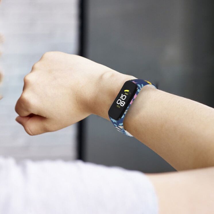 Ремінець Deexe Style Strap для Samsung Galaxy Fit 2 (SM-R220) - Colored Five-pointed Star: фото 6 з 7