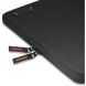 Универсальный чехол Spigen (SGP) Basic Laptop Pouch для ноутбука диагональю 15-16 дюймов (AFA07005) - Black (981156B). Фото 8 из 14