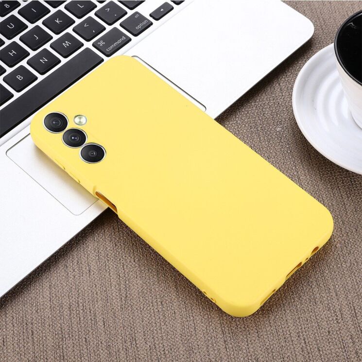 Защитный чехол Deexe Silicone Case для Samsung Galaxy M34 (M346) - Yellow: фото 4 из 7