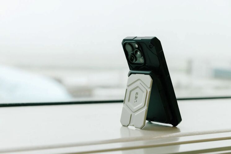 Кардхолдер URBAN ARMOR GEAR (UAG) Magnetic Wallet With Stand (964442114040) - Black / Titanium: фото 9 из 10
