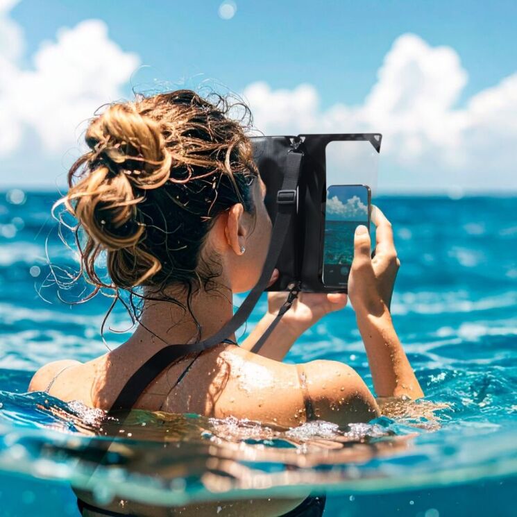 Влагозащитный чехол Spigen A640 Universal Waterproof Bag (AMP09746) - Black: фото 6 из 9