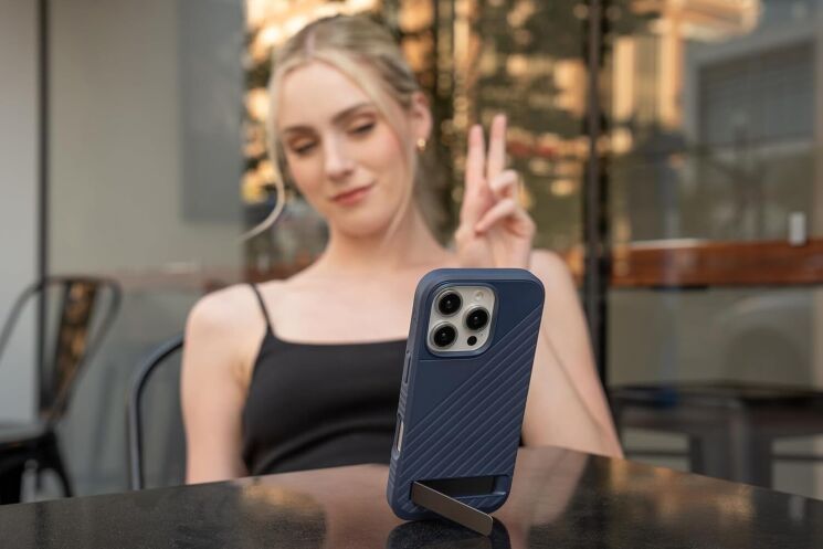 Захисний чохол Zagg Gear4 Denali Snap with Kickstand для Apple iPhone 15 Pro (702312348 / 702312718) - Black: фото 18 з 19