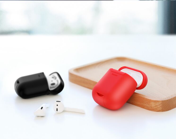 Чехол с функцией беспроводной зарядки BASEUS Silicone Wireless Charger Case Apple AirPods 1 / 2 - Black: фото 22 из 22