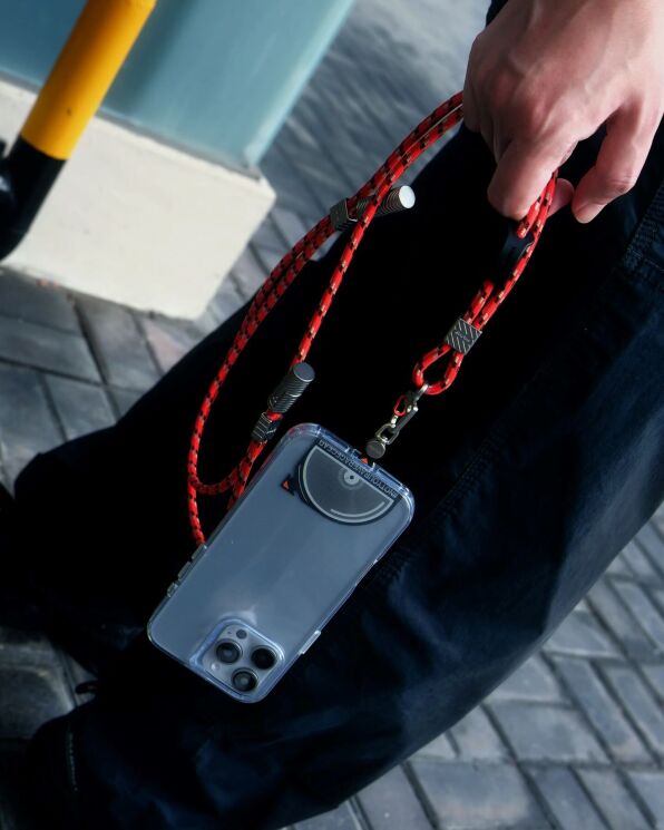 Держатель ремешка для телефона SKINARMA NOVA - Black (983008B) Держатель ремешка для телефона SKINARMA NOVA - Black: фото 4 из 4