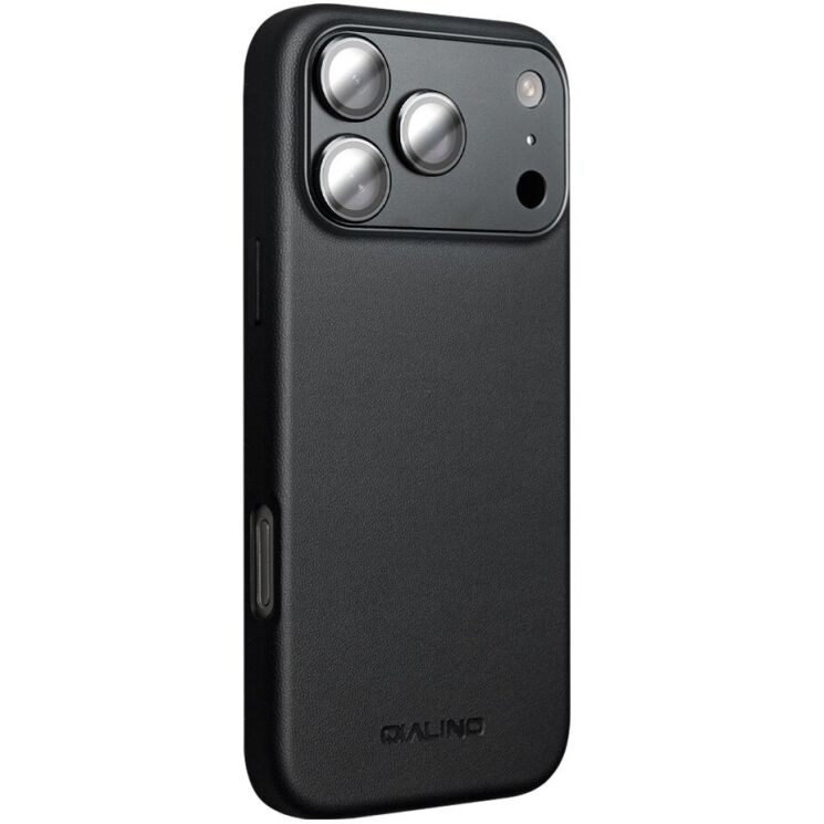 Захисний чохол QIALINO Classic Cover (with MagSafe Support) для Apple iPhone 17 Pro - Black: фото 3 з 14