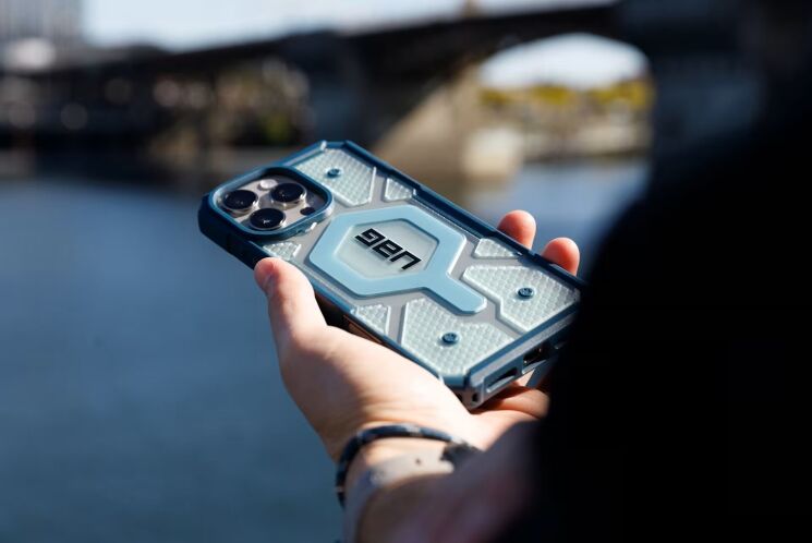 Захисний чохол URBAN ARMOR GEAR Pathfinder Clear MagSafe для iPhone 16 Pro (1144641BV03) - Blue: фото 5 з 5
