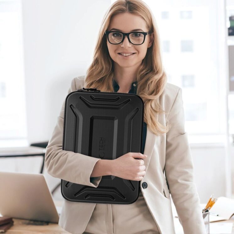 Универсальный чехол Tech-Protect Kevlar Pro для ноутбука диагональю 15-16 дюймов - Black: фото 13 из 13