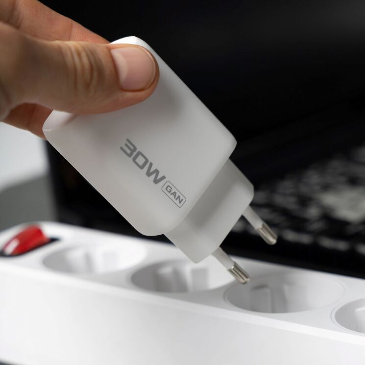 Мережевий зарядний пристрій Proove Silicone Power 2 30W (Type-C + USB) - White: фото 4 з 7