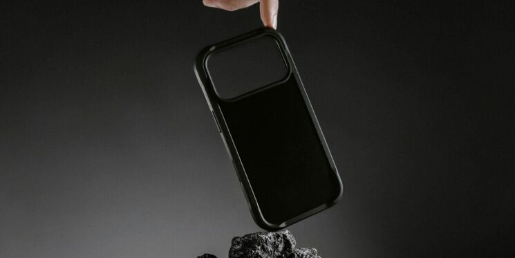 Защитный чехол Nomad Rugged Case для iPhone 17 Pro (NM014070858) - Ultra Orange: фото 12 из 13