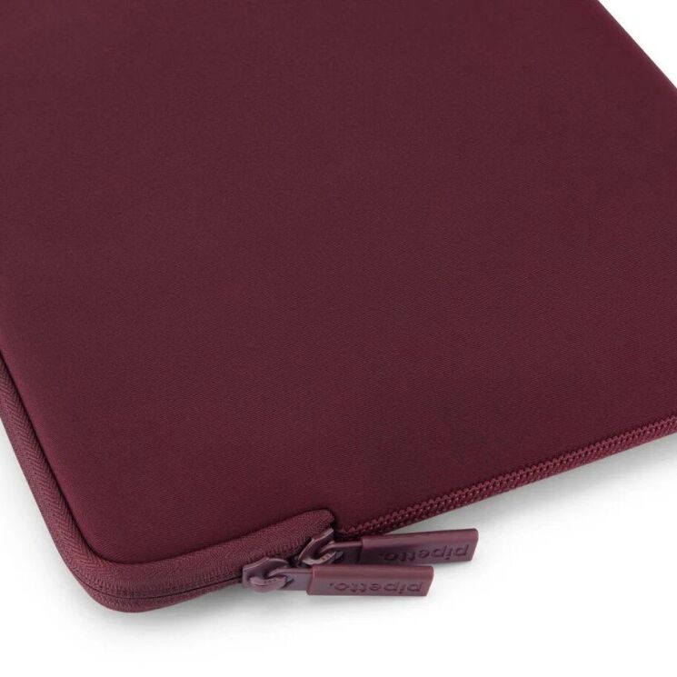 Универсальный чехол Pipetto Classic Fit Sleeve для ноутбука диагональю 13&ndash;14 дюймов (P069-147-AN) - Burgundy: фото 6 из 13