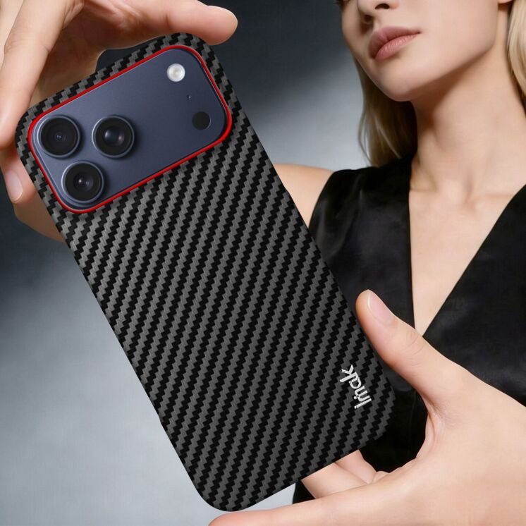 Защитный чехол IMAK Carbon Guard для Apple iPhone 18 Pro / 17 Pro - Carbon Fiber: фото 7 из 8
