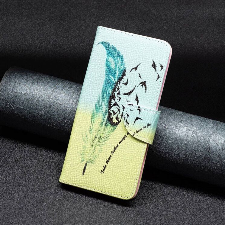 Чехол с рисунком Deexe Color Wallet для Motorola Moto G52 / G82 - Feather: фото 2 из 8