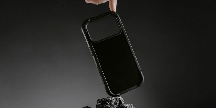 Защитный чехол Nomad Rugged Case для iPhone 17 Pro Max (NM014049858) - Black: фото 12 из 13